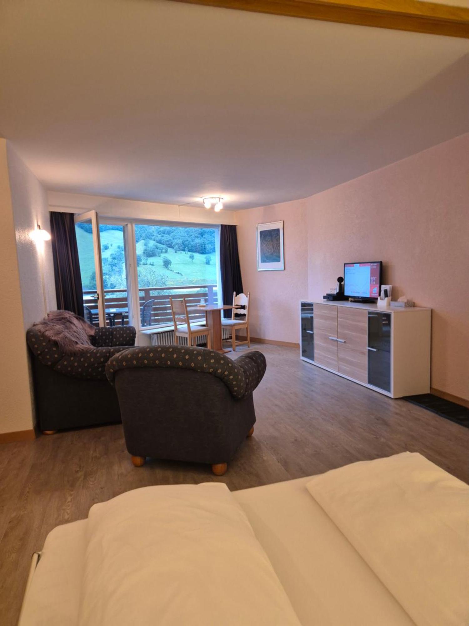 Dala Hotel & Apartments Loèche-les-Bains Extérieur photo